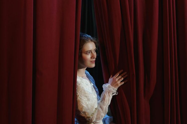Hülya – Özdemir Nutku Uluslararası İzmir Tiyatro Festivali - İzmir